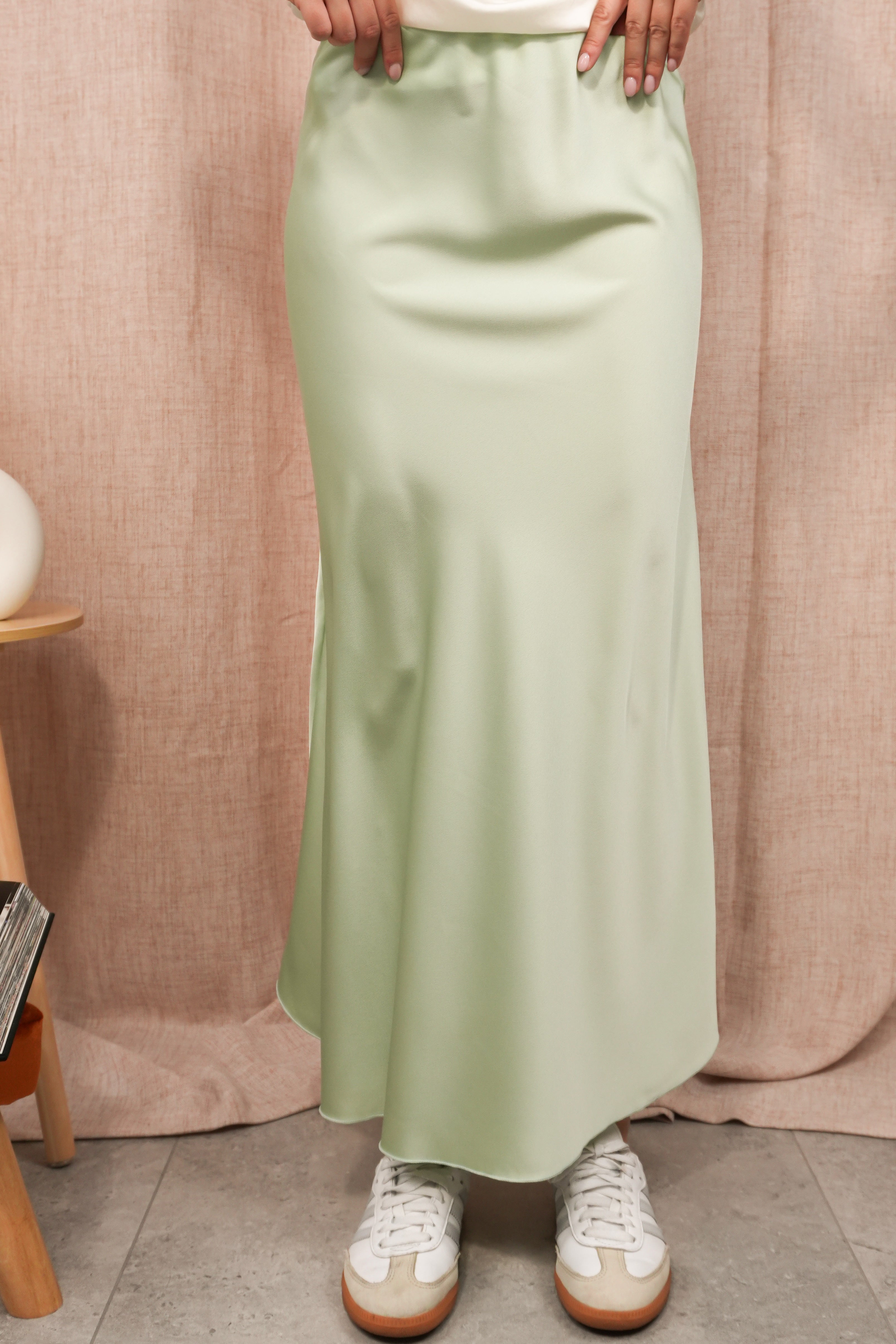 Gonna Satin Magnolia